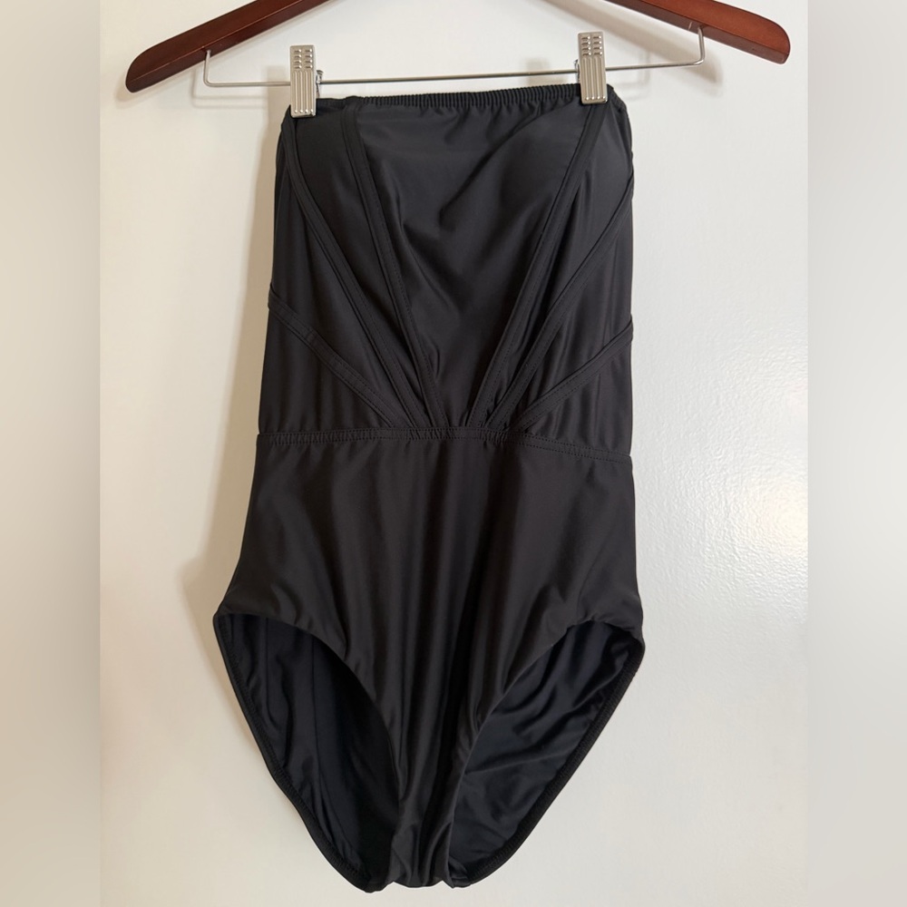 Hermoza Regina one piece Black Swimwear